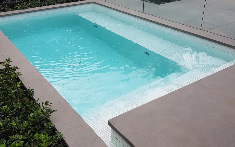 Large format paving with tight consistent joints